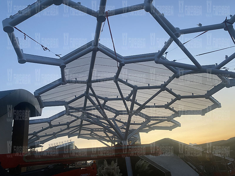 樂清鐵定溜溜樂園商業街蜂窩狀ETFE膜結構工程膜結構安裝中