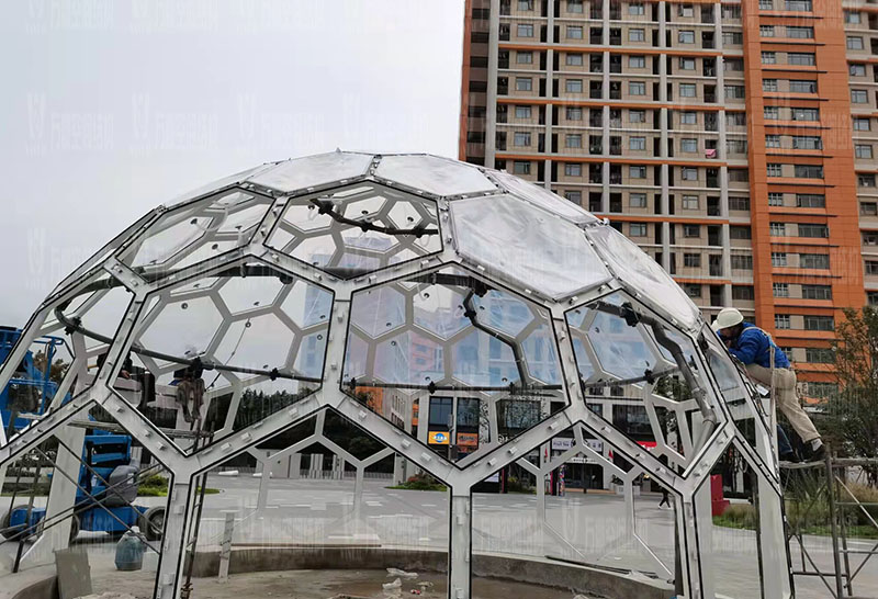 無線創智城市功能空間業態優化五星集市鋼膜結構工程完工
