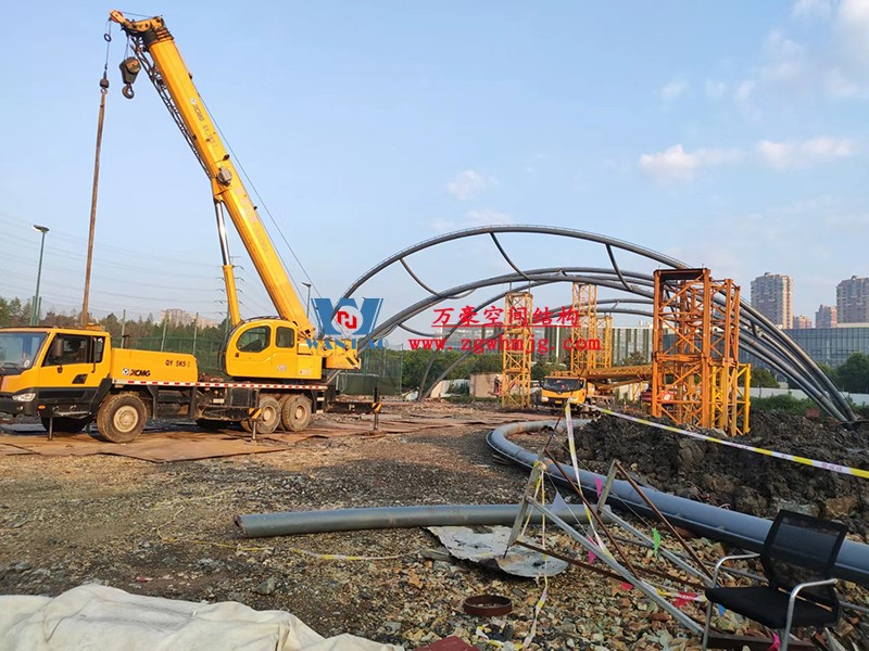 寧波諾丁漢大學室外運動場地改擴建項目膜結構工程火熱施工中