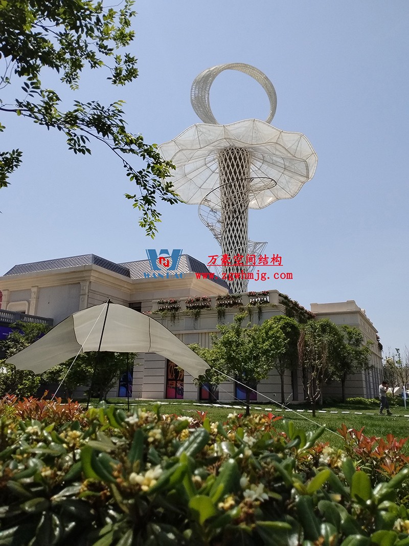 身姿輕盈，造型優美的膜結構建筑