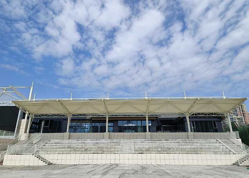 四川職業(yè)技術(shù)學(xué)院鋰電科技學(xué)院建設(shè)項目看臺PTFE膜結(jié)構(gòu)