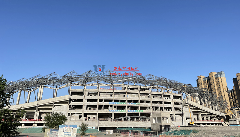 張掖奧體中心體育場PTFE膜結構工程最新施工進度